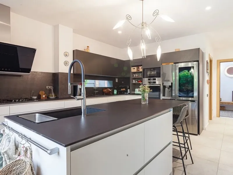 Elegant Family Home with Pool in Sant Cugat, Barcelona
