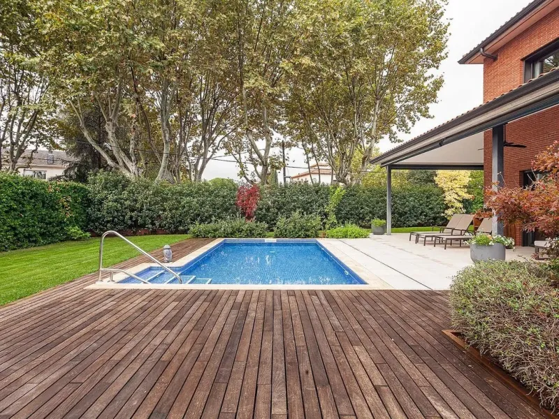 Elegant Family Home with Pool in Sant Cugat, Barcelona