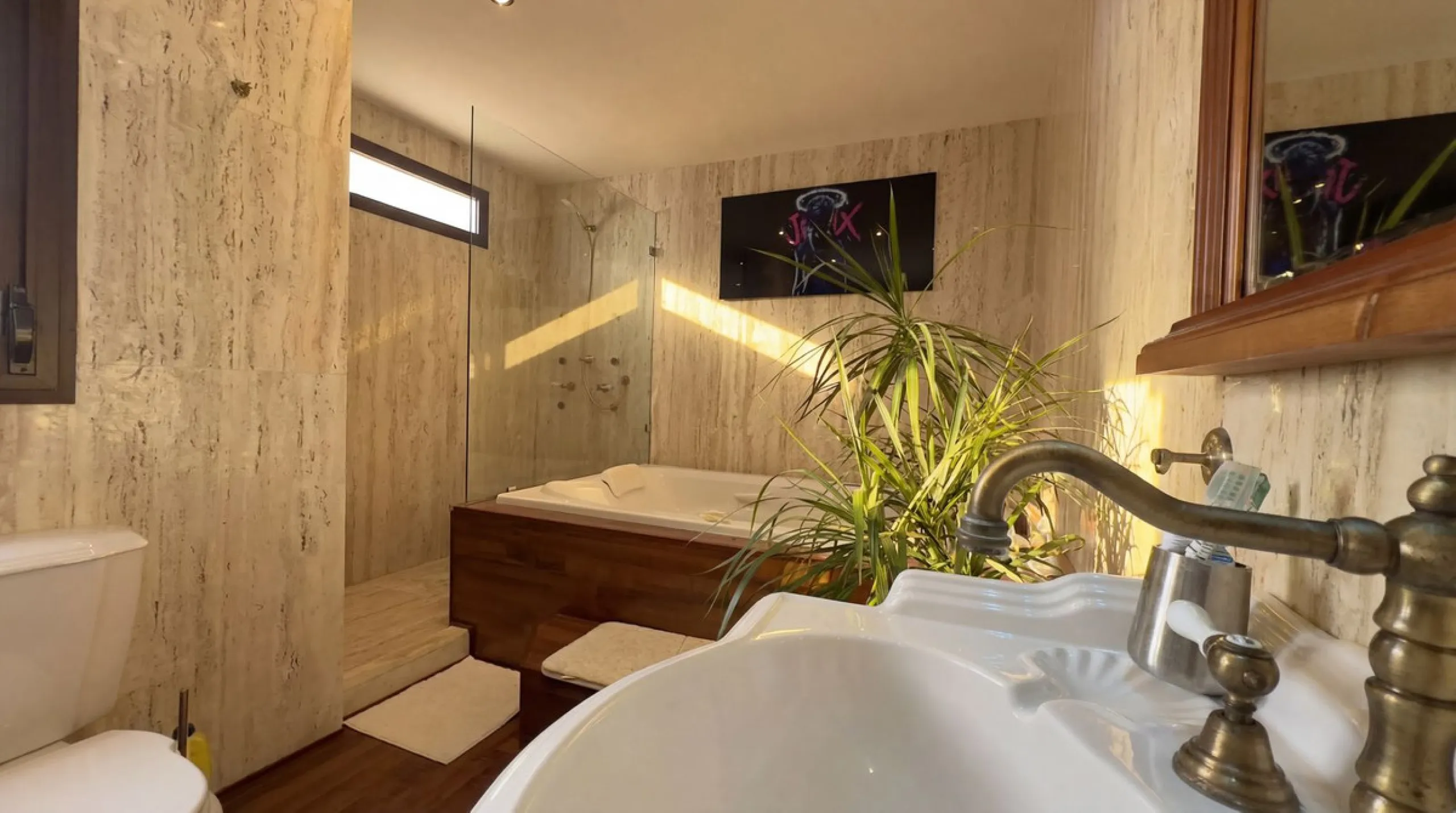 Spacious and stylish apartment with rooftop terrace and additional living level in the heart of Ronda