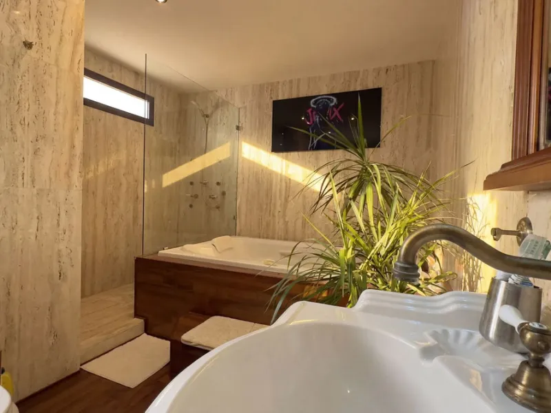 Spacious and stylish apartment with rooftop terrace and additional living level in the heart of Ronda