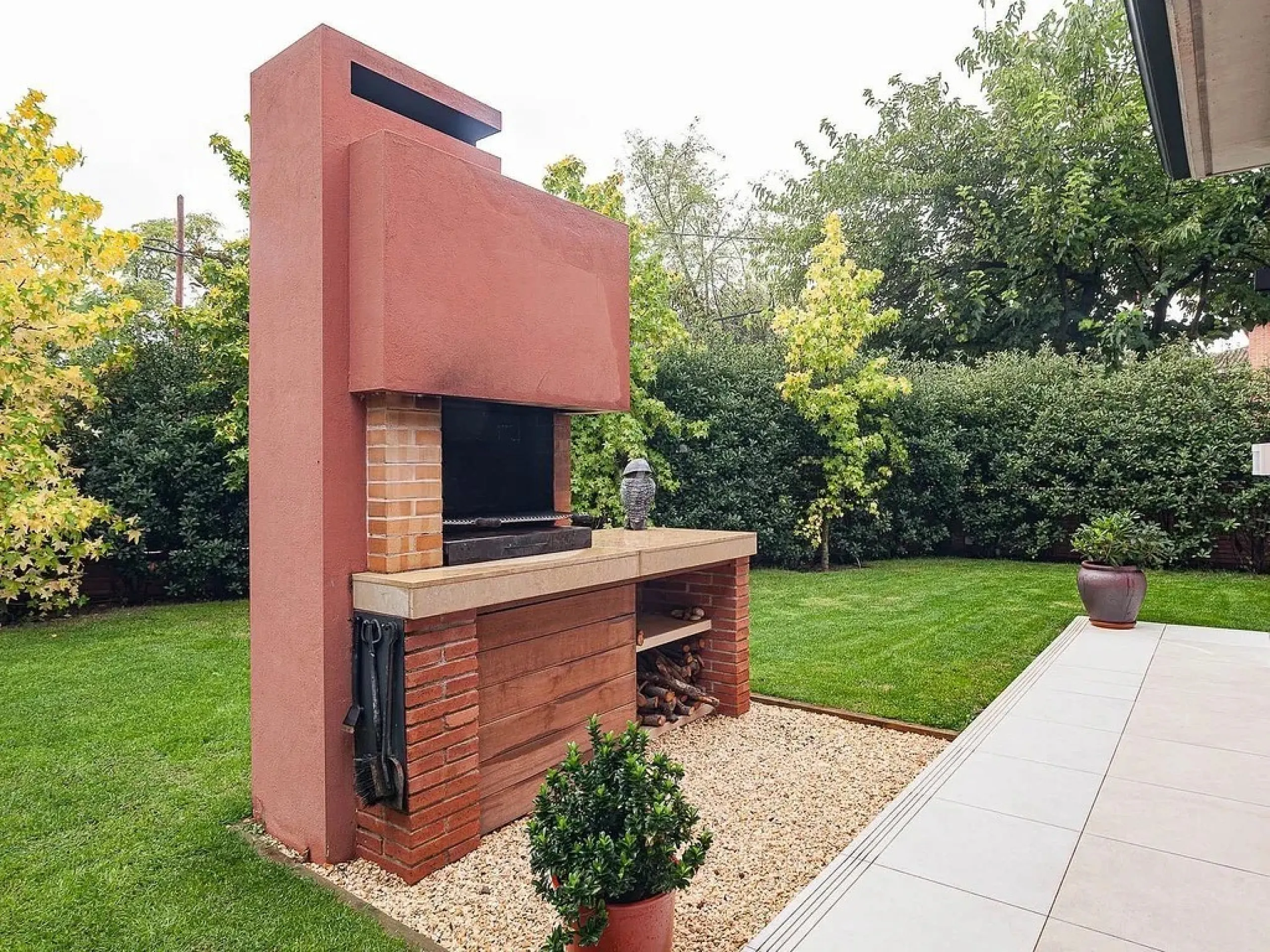 Elegant Family Home with Pool in Sant Cugat, Barcelona