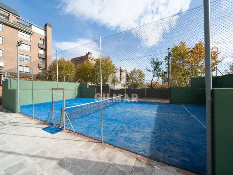 Bajo en S.S. de Los Reyes - Madrid