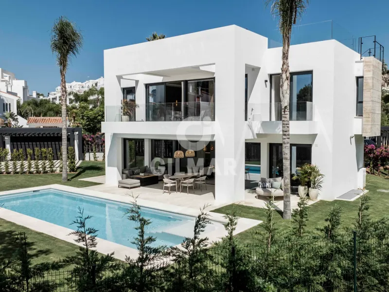 Villa in Estepona Este - Málaga