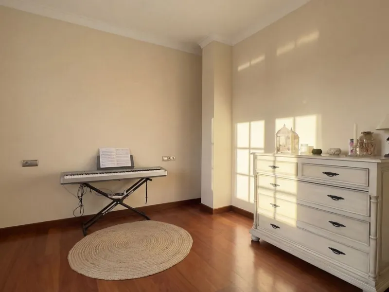 Spacious and stylish apartment with rooftop terrace and additional living level in the heart of Ronda