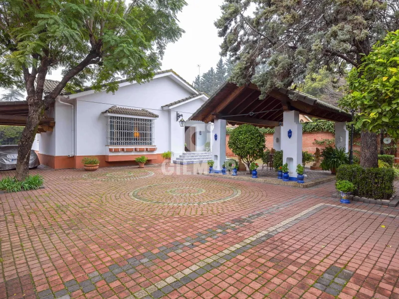 Chalet Independiente en La Palmera - Sevilla