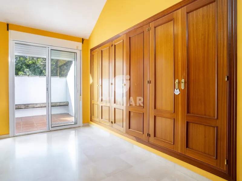 Semi-detached house in Estepona - Málaga