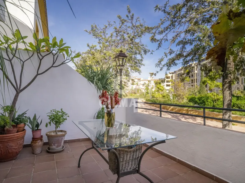 Semi-detached house in Estepona - Málaga