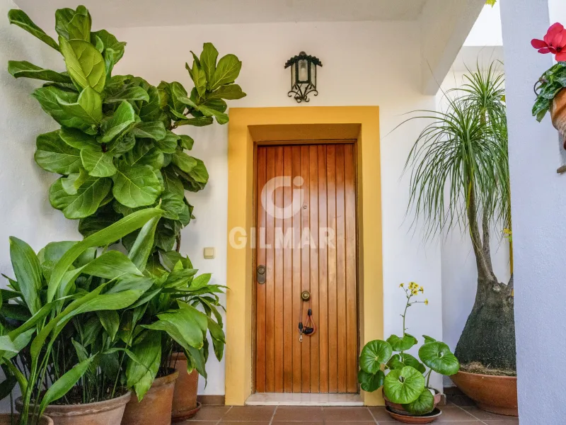 Semi-detached house in Estepona - Málaga
