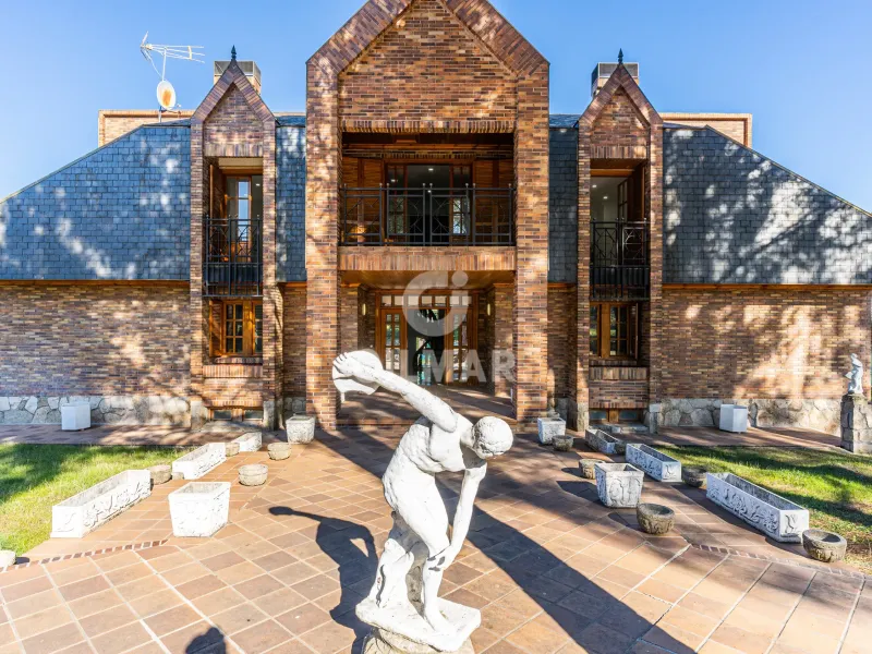 Villa in Villanueva de La Cañada - Madrid