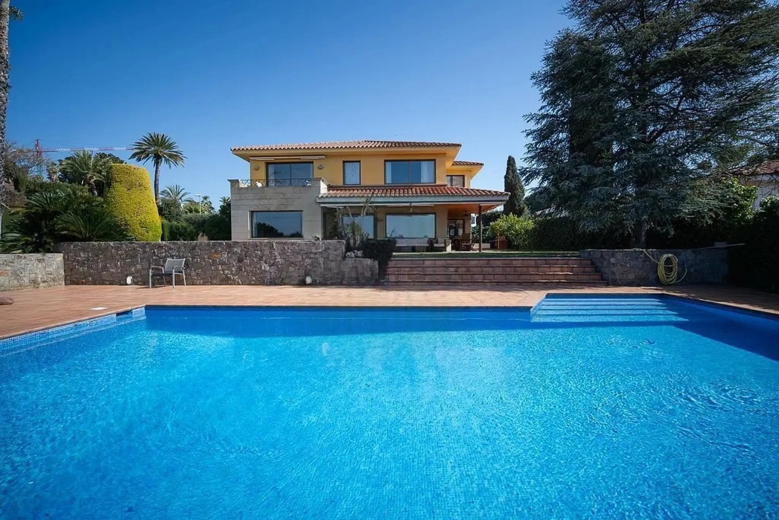 Impressive Villa in Can Teixidó, Alella, Barcelona