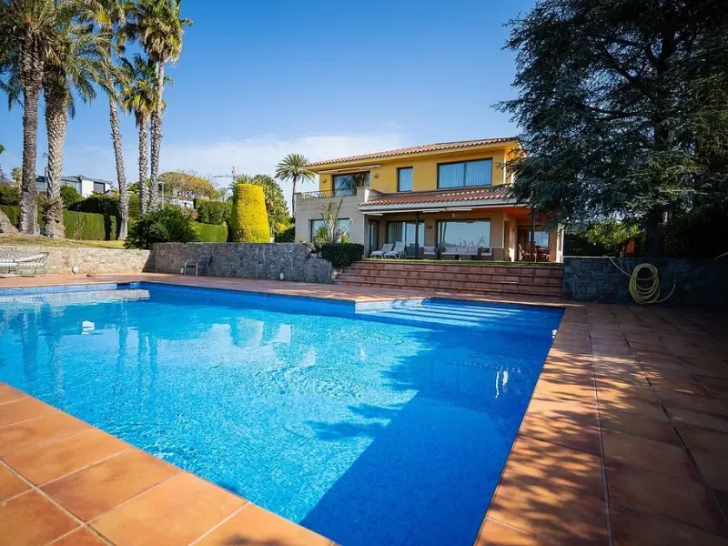 Impressive Villa in Can Teixidó, Alella, Barcelona