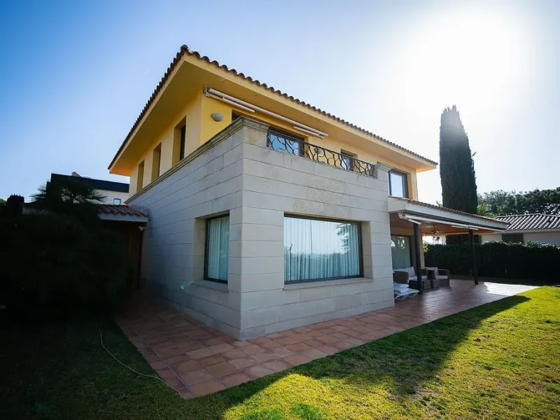Impressive Villa in Can Teixidó, Alella, Barcelona
