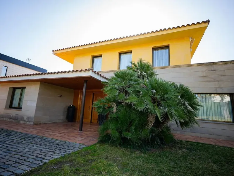 Impressive Villa in Can Teixidó, Alella, Barcelona