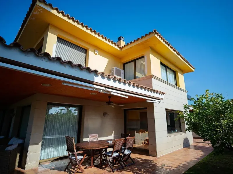 Impressive Villa in Can Teixidó, Alella, Barcelona