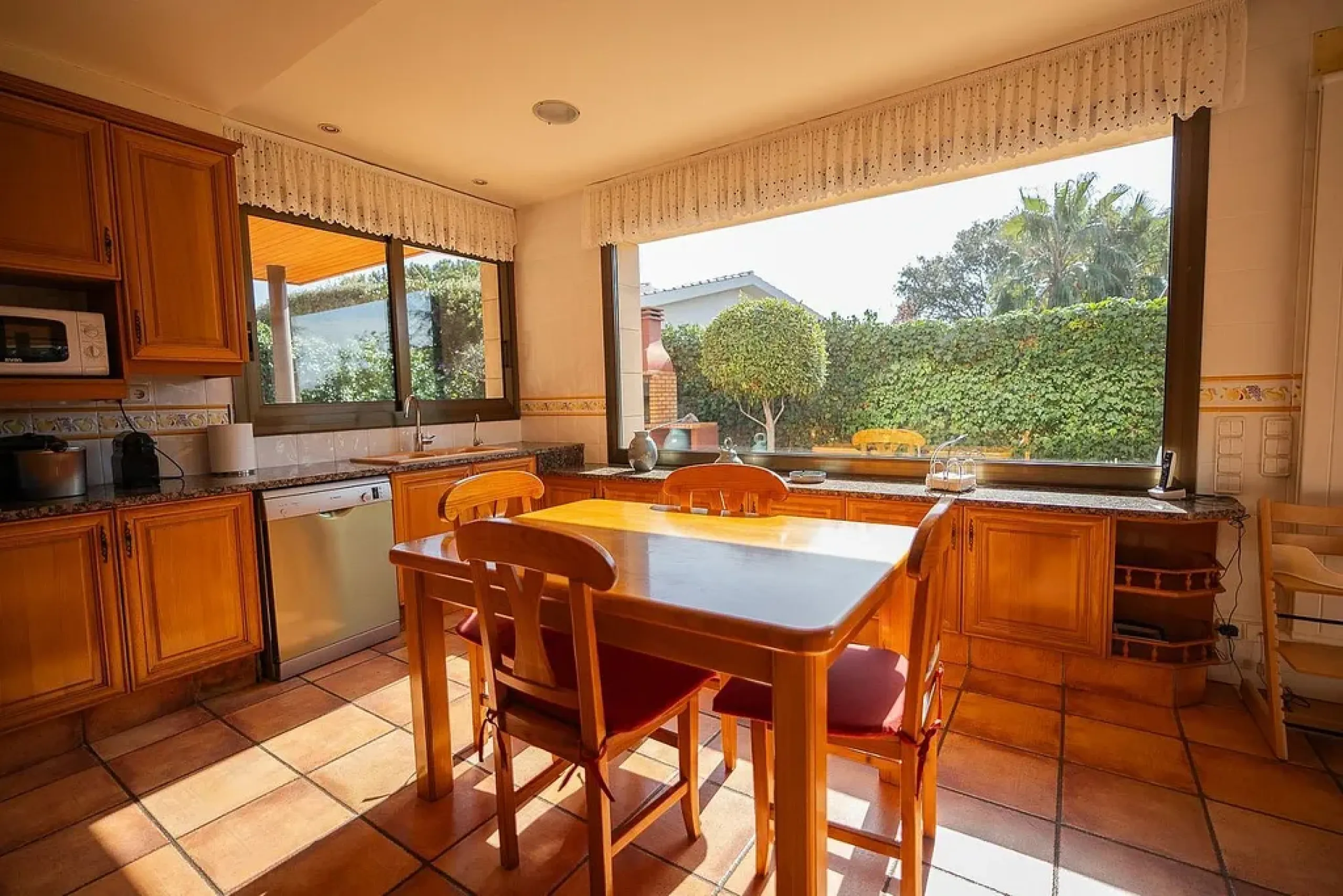 Impressive Villa in Can Teixidó, Alella, Barcelona