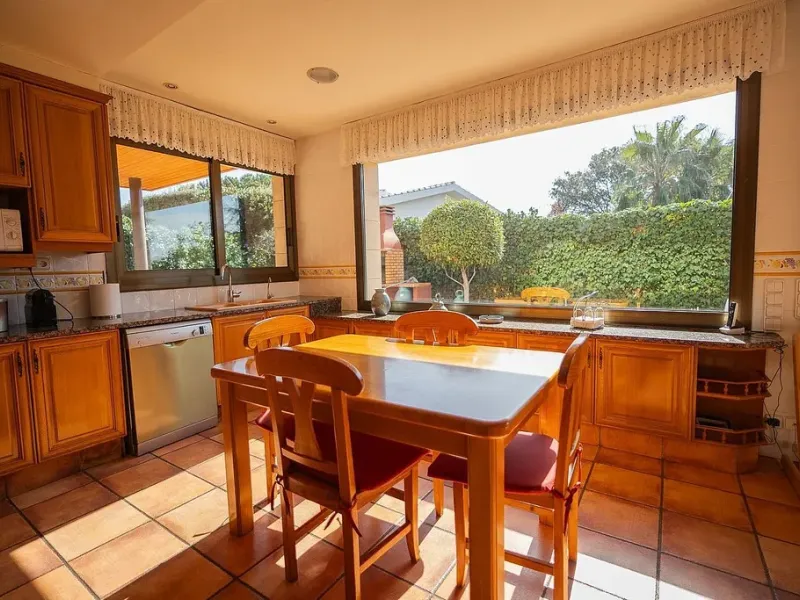 Impressive Villa in Can Teixidó, Alella, Barcelona