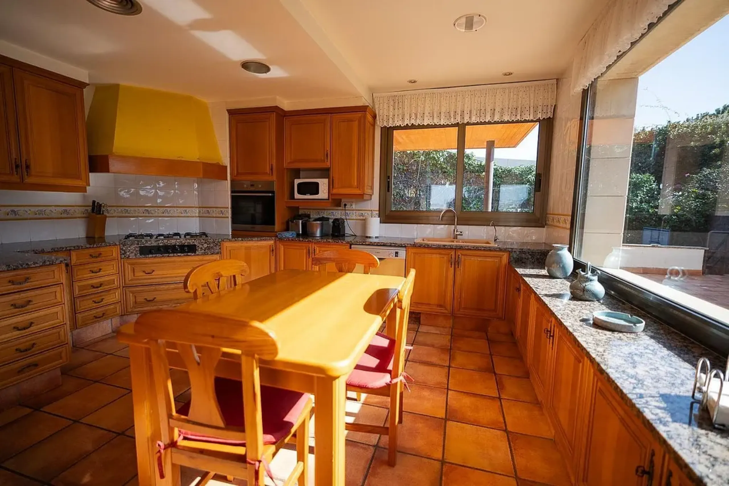 Impressive Villa in Can Teixidó, Alella, Barcelona