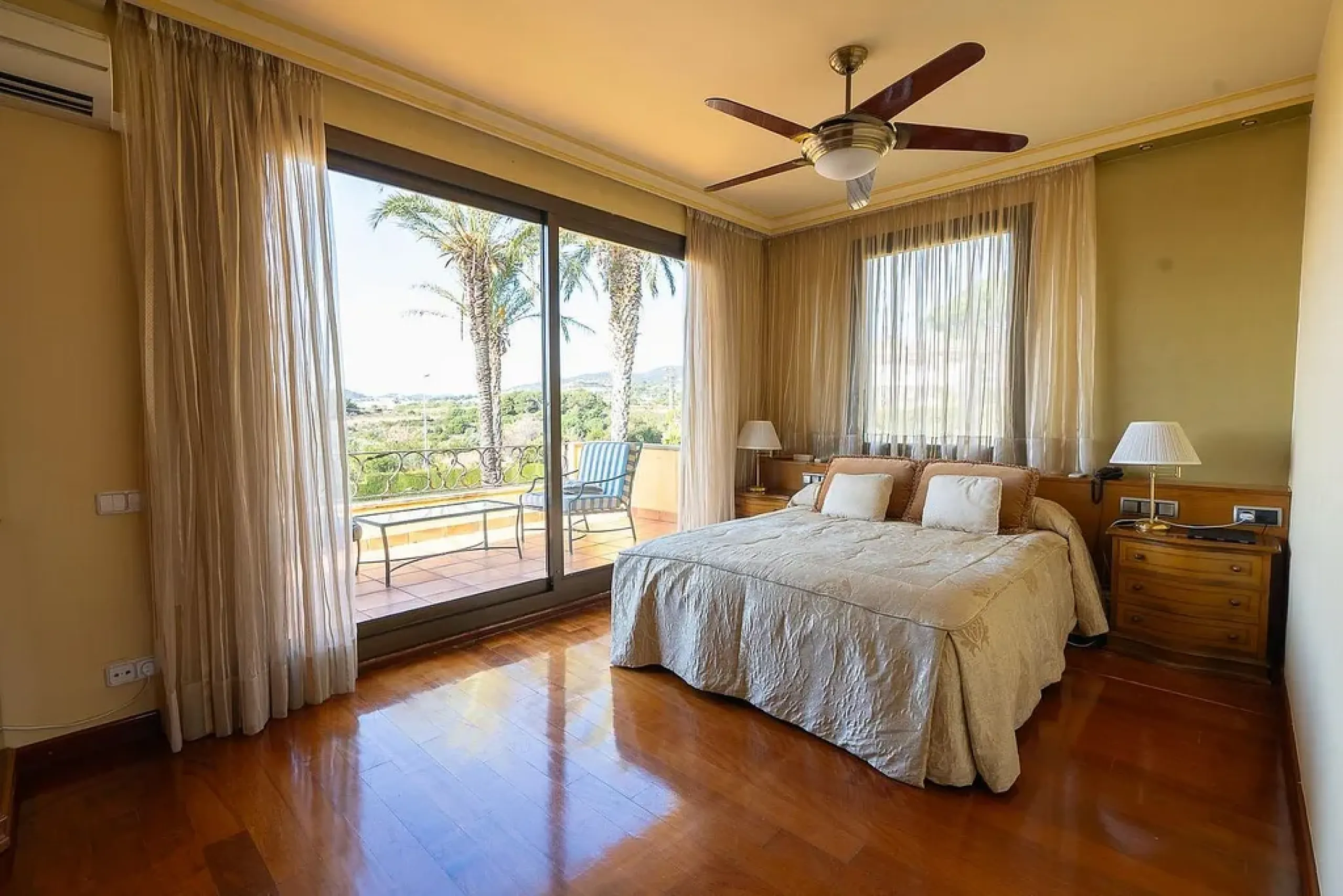 Impressive Villa in Can Teixidó, Alella, Barcelona