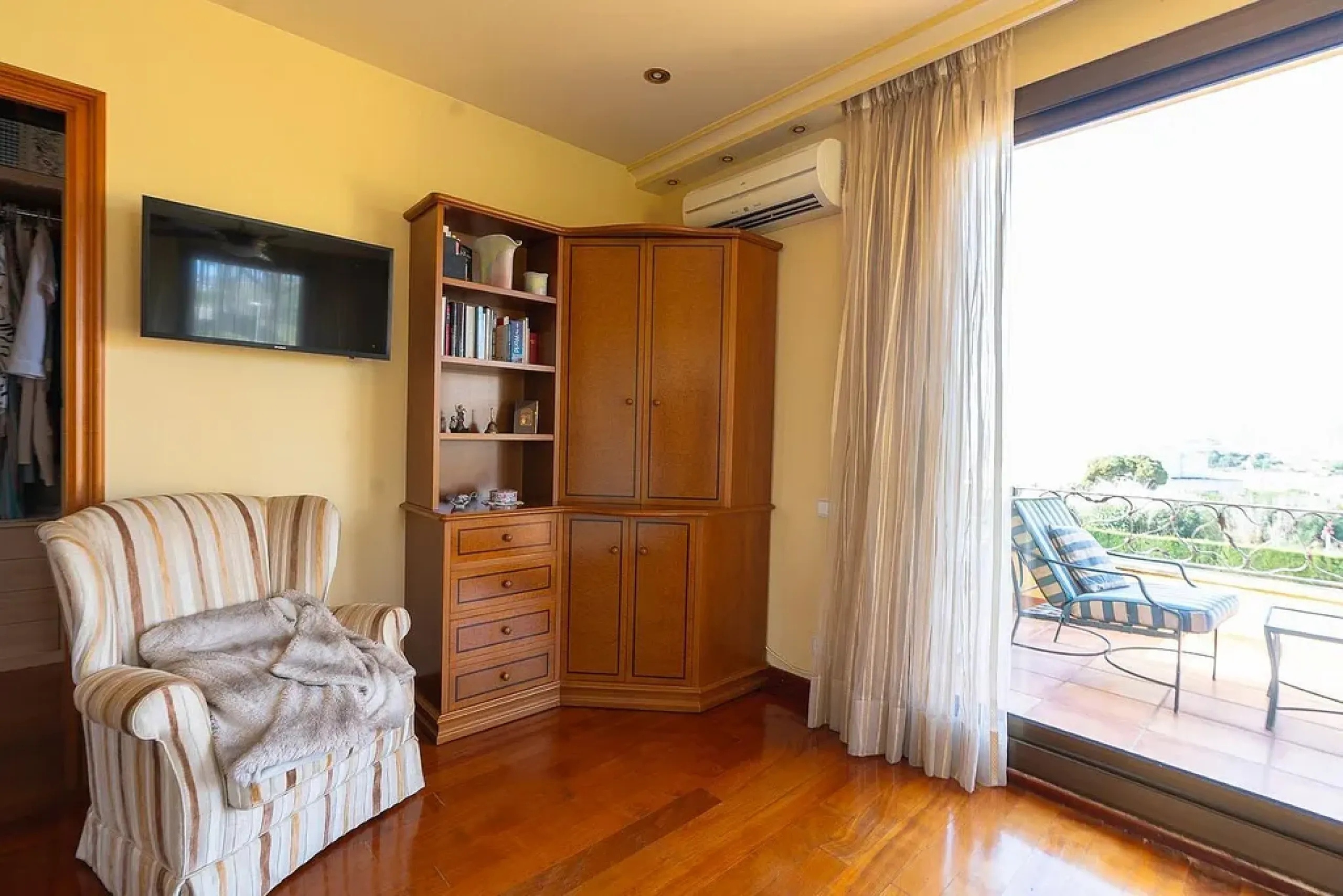 Impressive Villa in Can Teixidó, Alella, Barcelona
