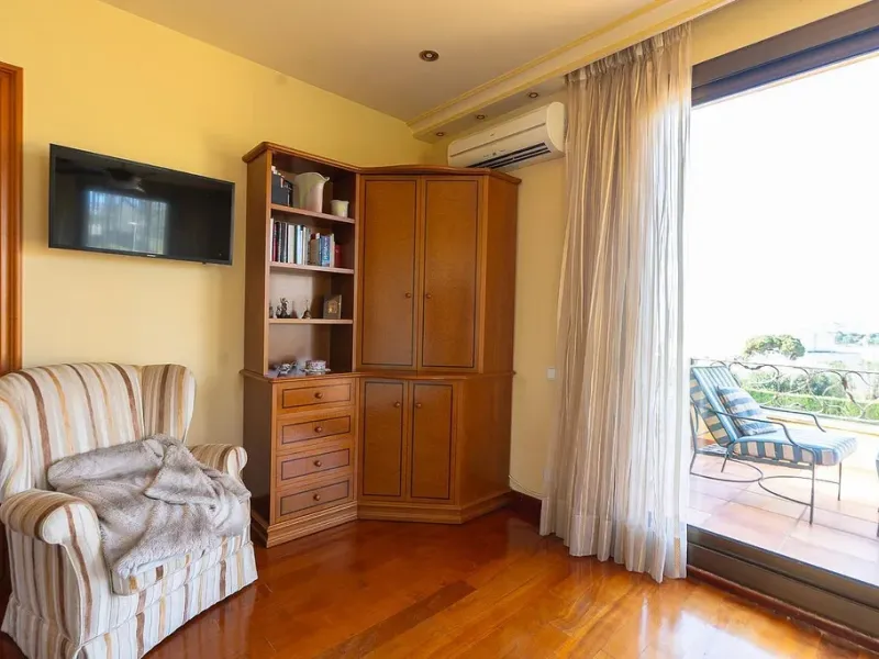 Impressive Villa in Can Teixidó, Alella, Barcelona