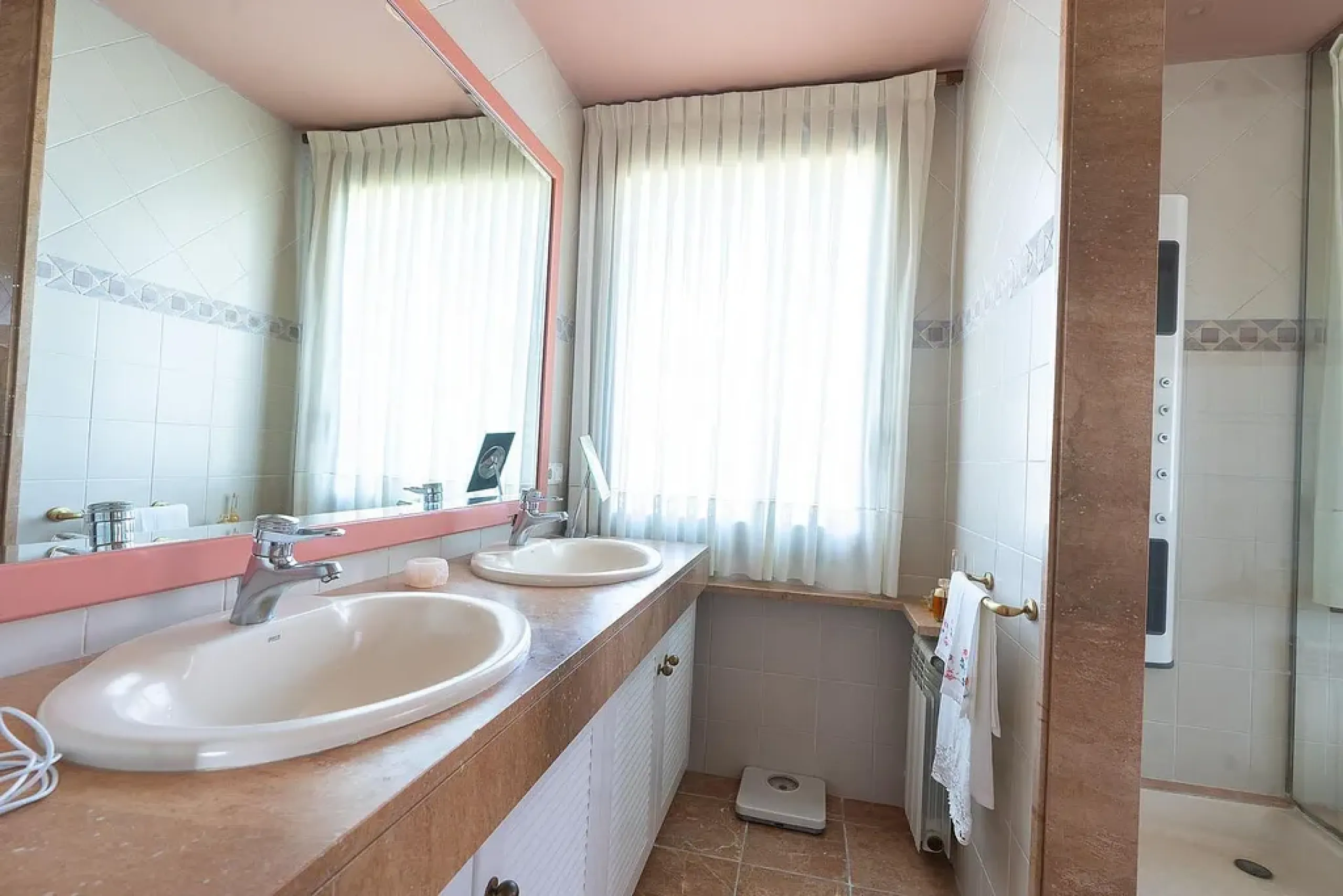 Impressive Villa in Can Teixidó, Alella, Barcelona