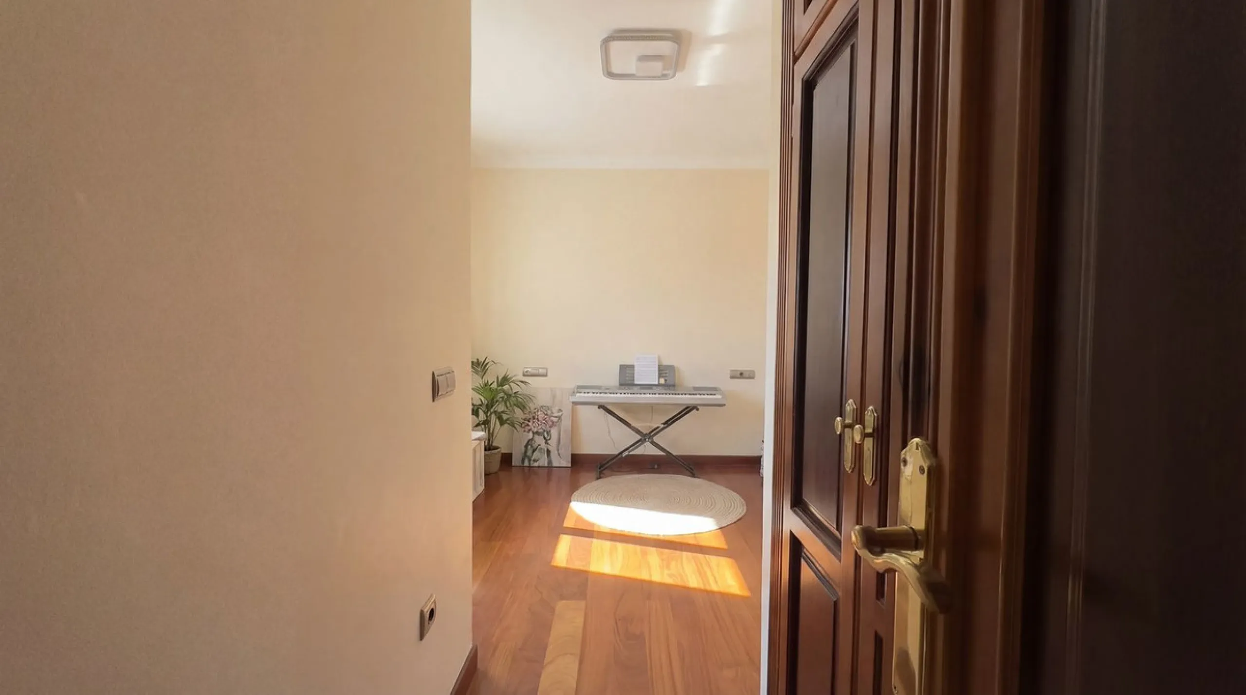 Spacious and stylish apartment with rooftop terrace and additional living level in the heart of Ronda