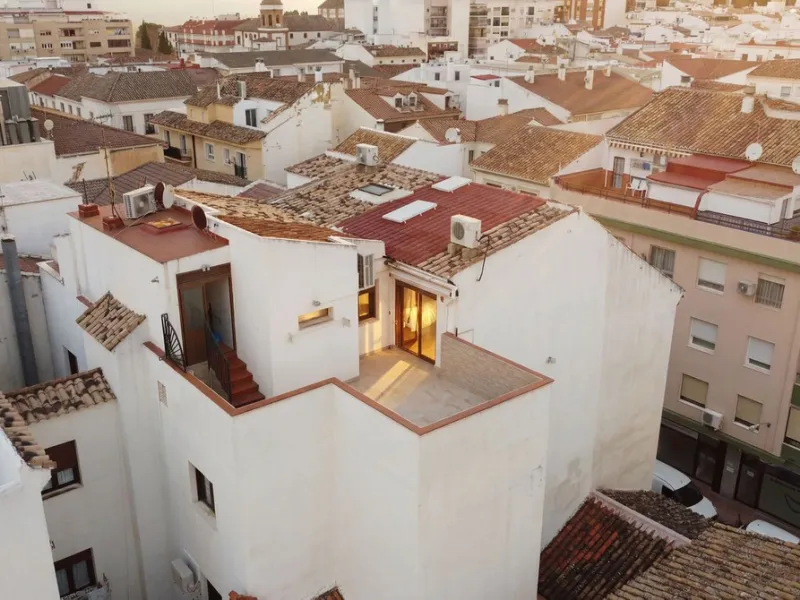 Spacious and stylish apartment with rooftop terrace and additional living level in the heart of Ronda