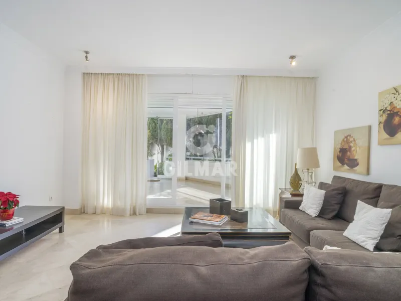 Apartment in Nueva Andalucía - Málaga