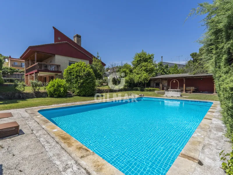 Villa in El Molar - Madrid