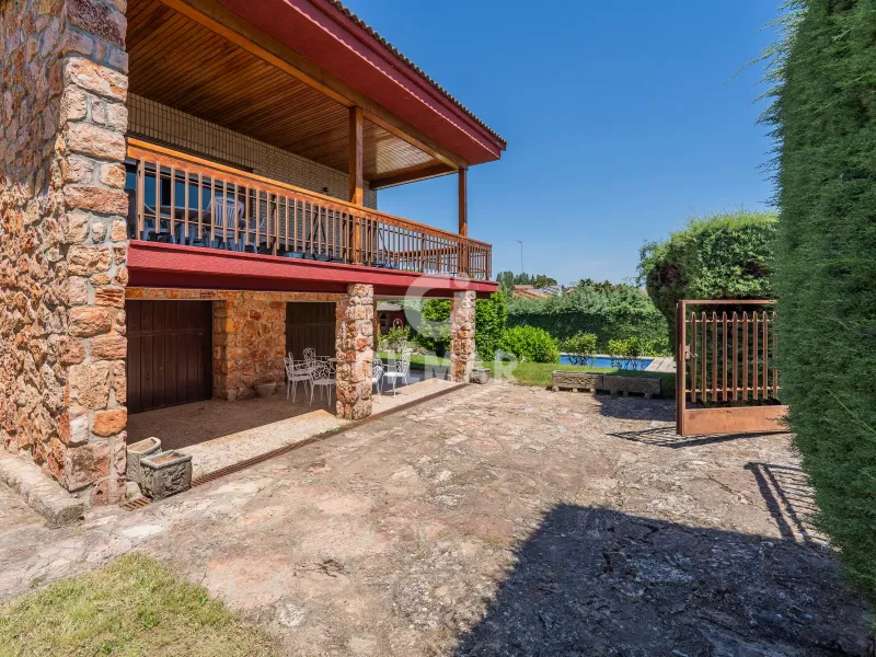 Villa in El Molar - Madrid