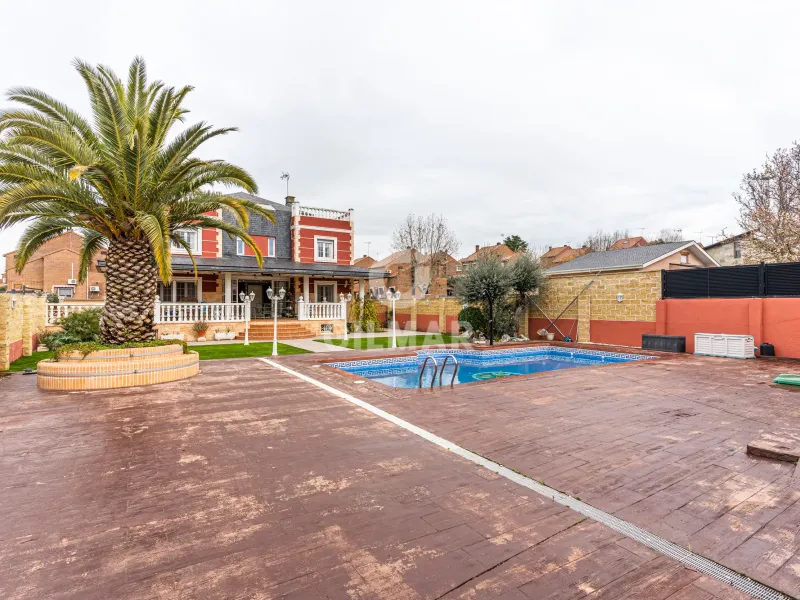 Chalet Independiente en Arroyomolinos - Madrid