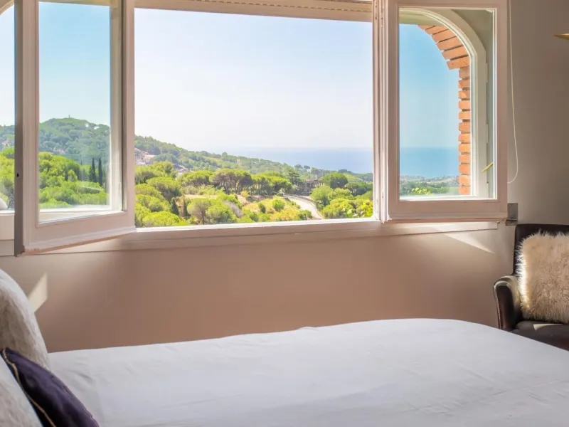 Mediterranean-Style Villa with Sea Views and Pool in Alella, Barcelona