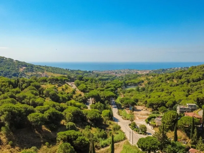 Mediterranean-Style Villa with Sea Views and Pool in Alella, Barcelona