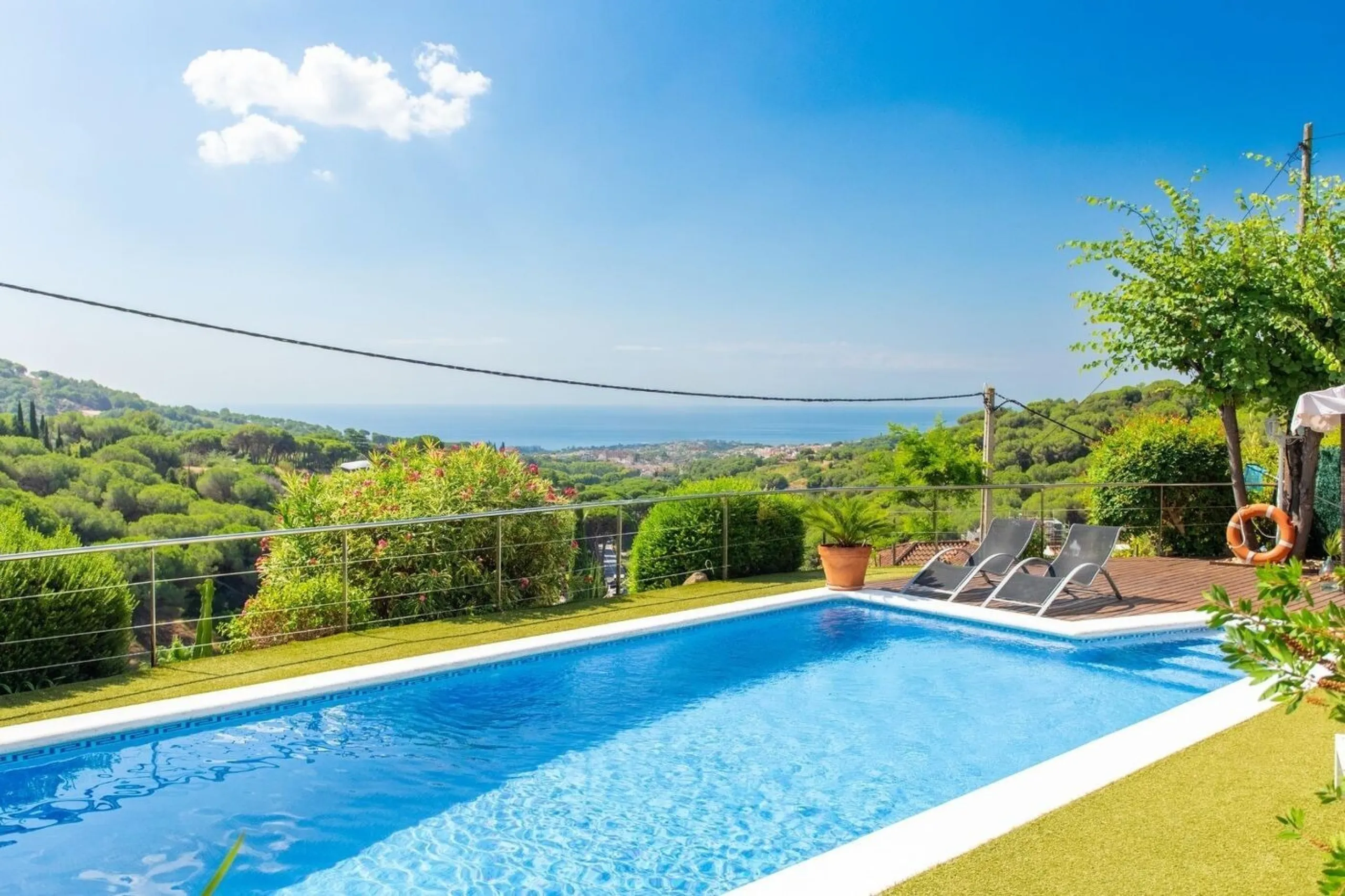 Mediterranean-Style Villa with Sea Views and Pool in Alella, Barcelona