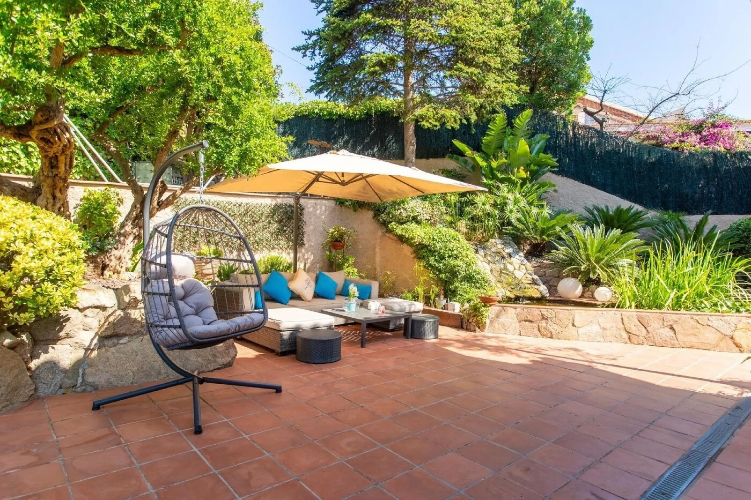 Mediterranean-Style Villa with Sea Views and Pool in Alella, Barcelona