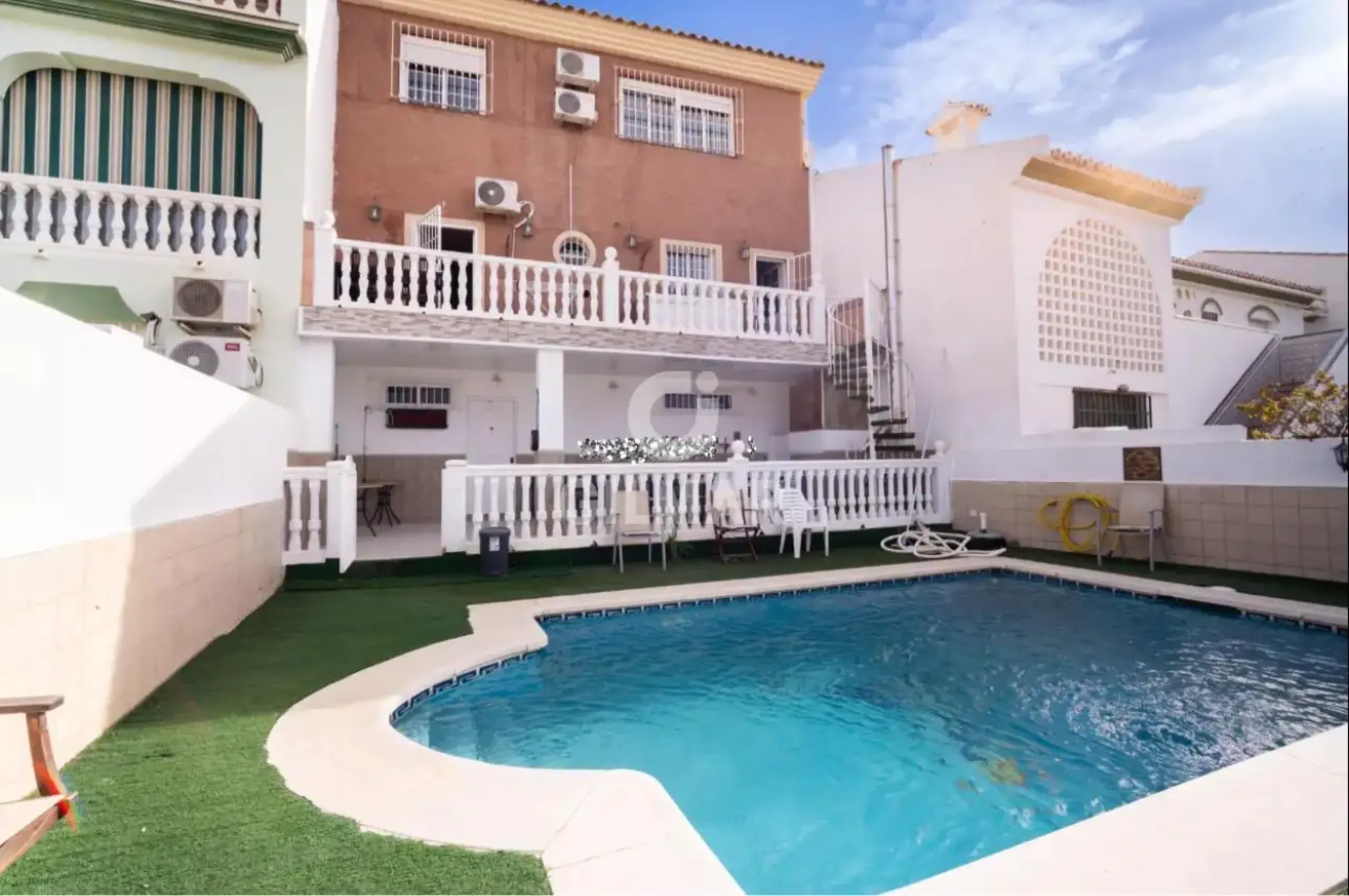 Chalet Pareado en Puerto de la Torre - Málaga