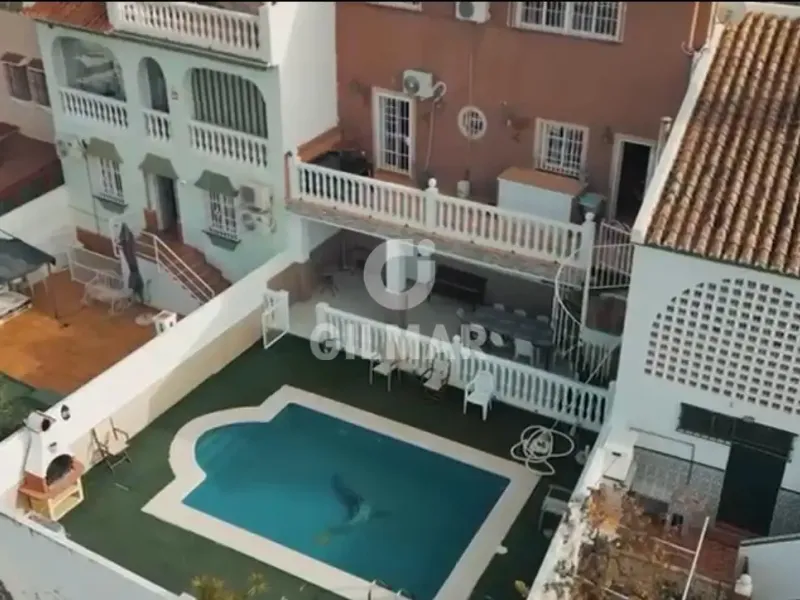 Chalet Pareado en Puerto de la Torre - Málaga
