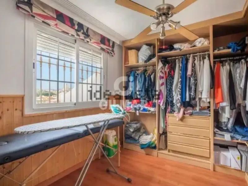 Chalet Pareado en Puerto de la Torre - Málaga