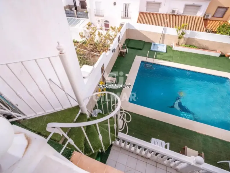 Chalet Pareado en Puerto de la Torre - Málaga