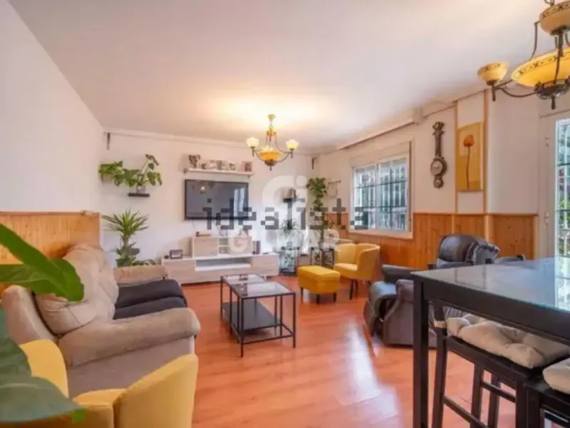 Chalet Pareado en Puerto de la Torre - Málaga