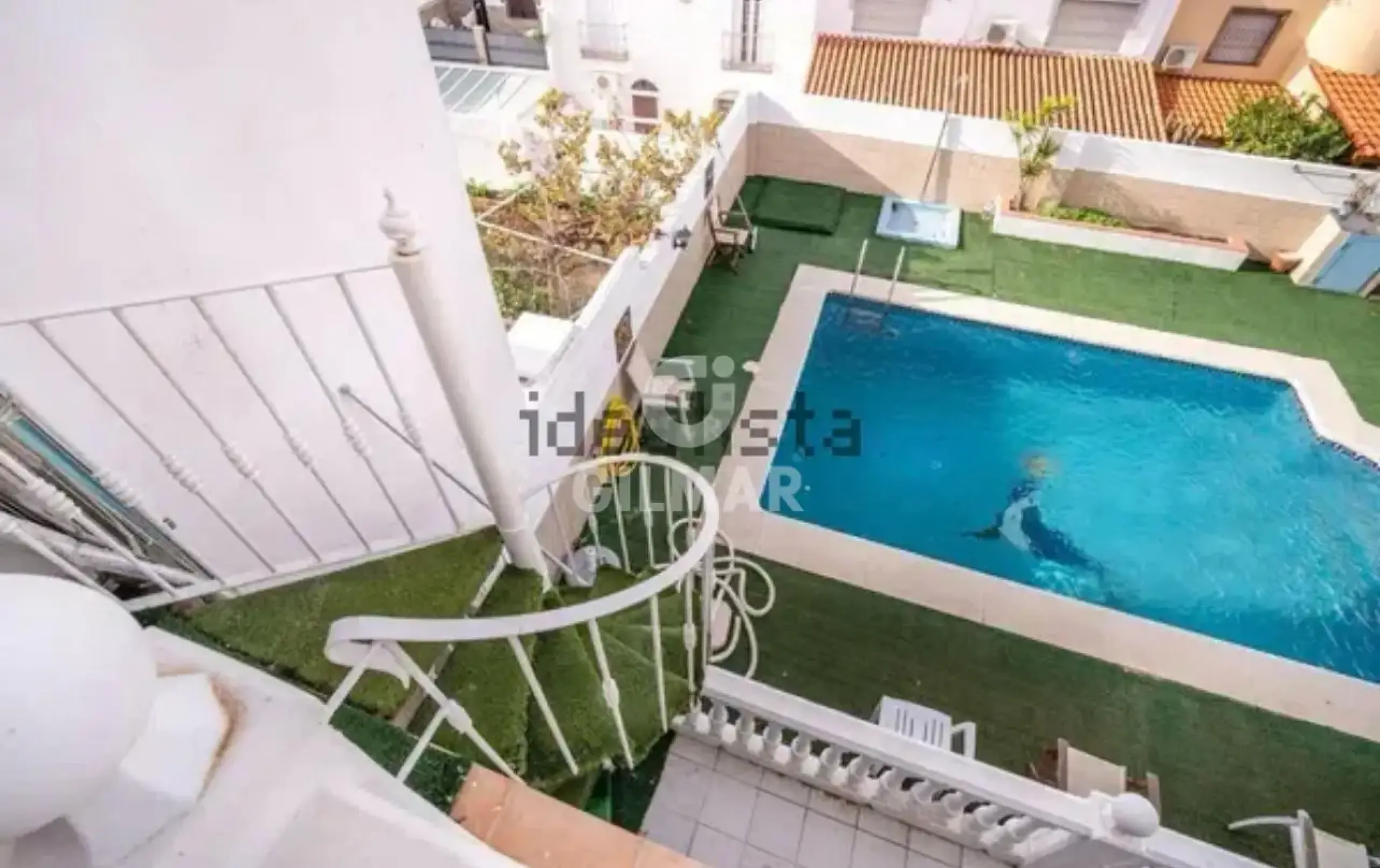 Chalet Pareado en Puerto de la Torre - Málaga