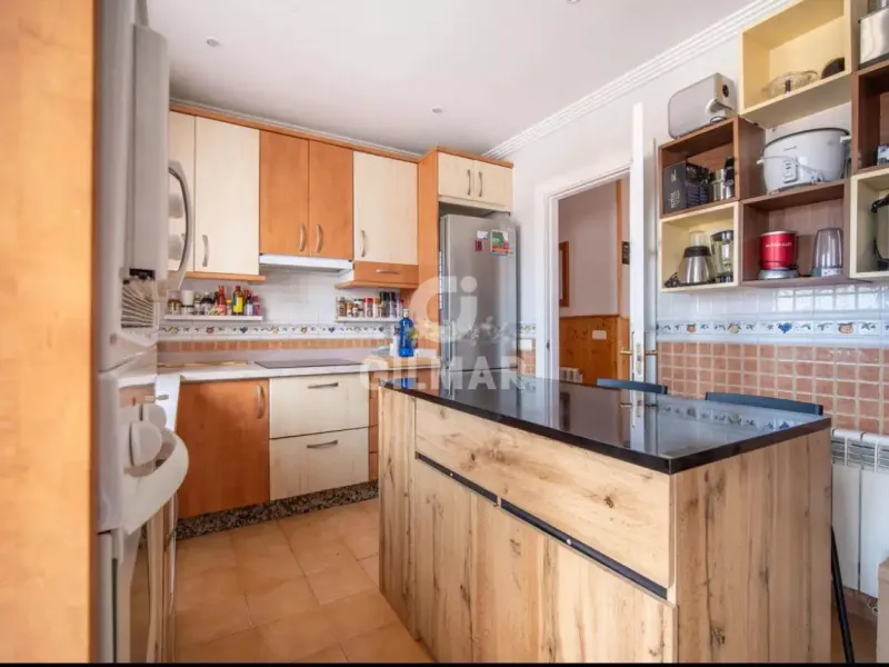 Chalet Pareado en Puerto de la Torre - Málaga