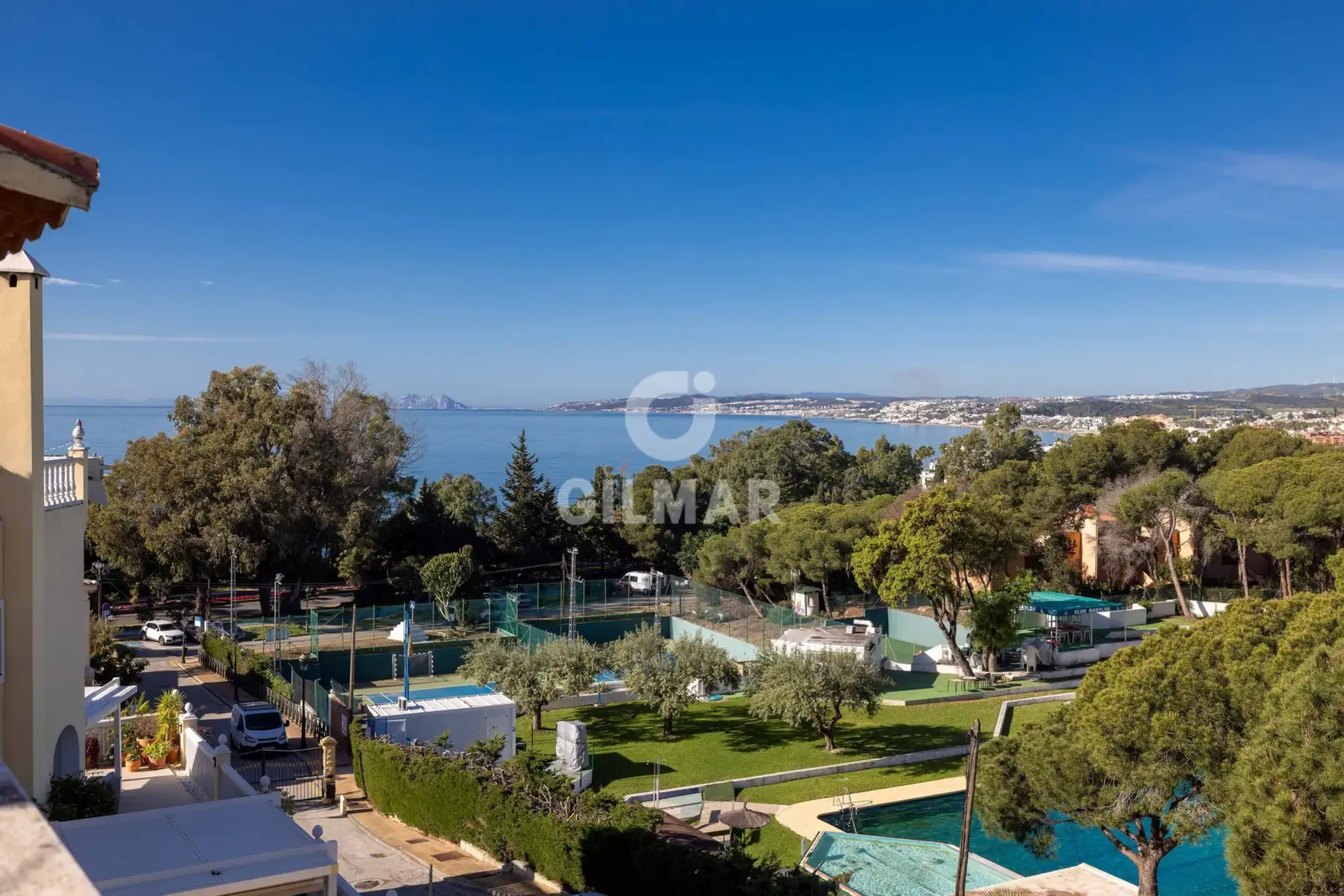 Chalet Adosado en Estepona - Málaga
