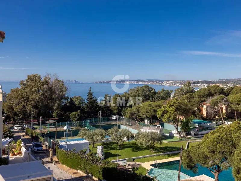 Chalet Adosado en Estepona - Málaga