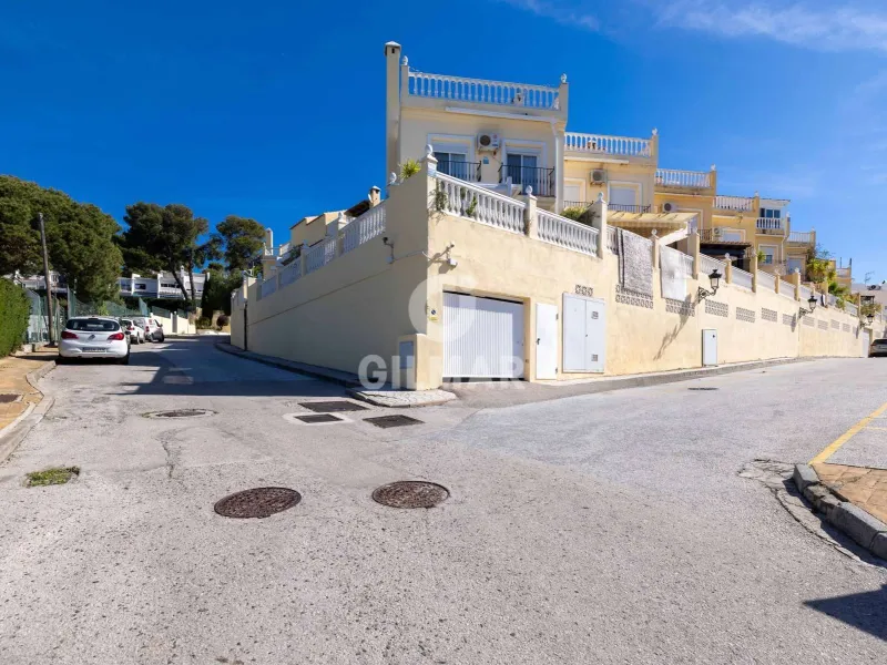 Chalet Adosado en Estepona - Málaga