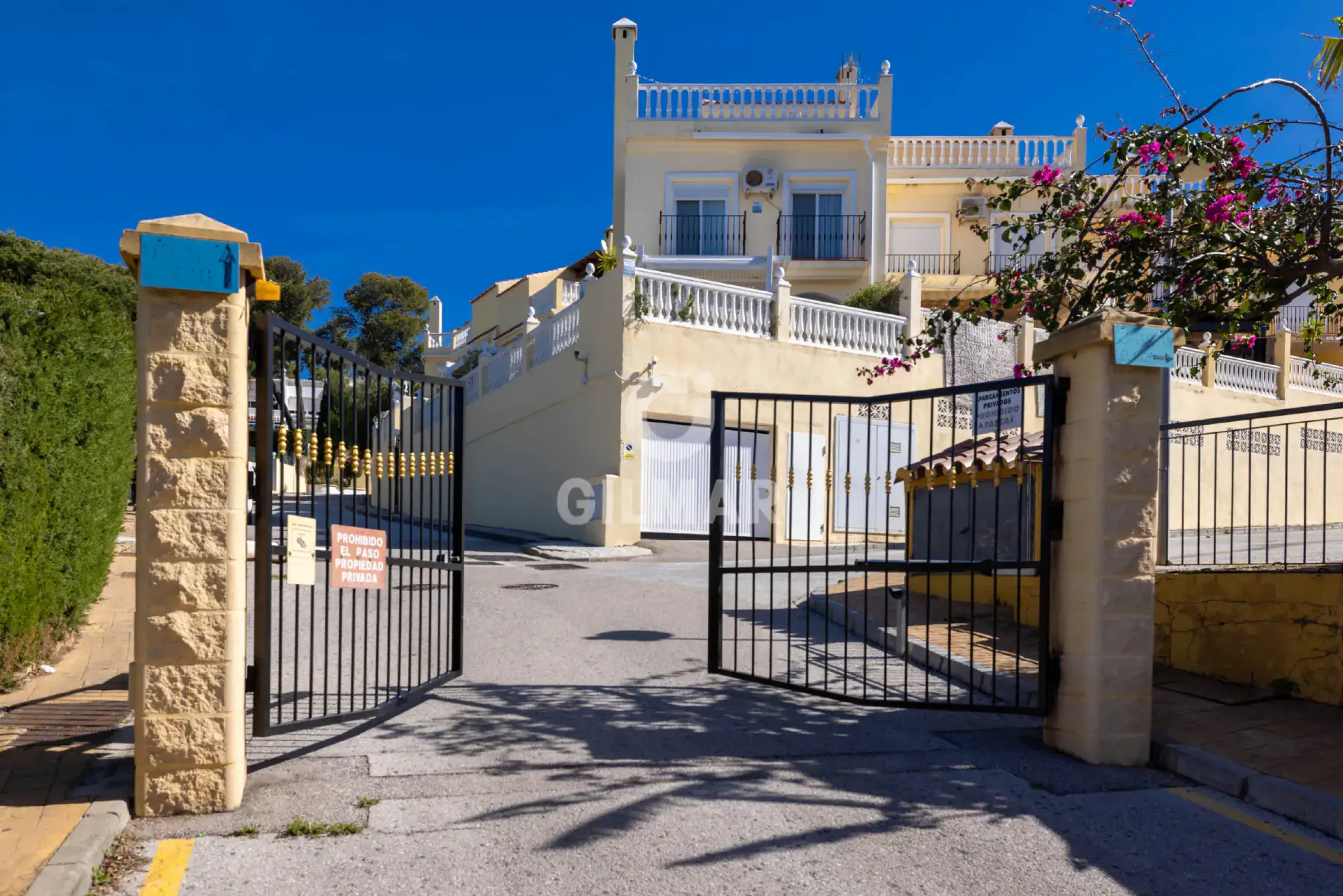 Chalet Adosado en Estepona - Málaga
