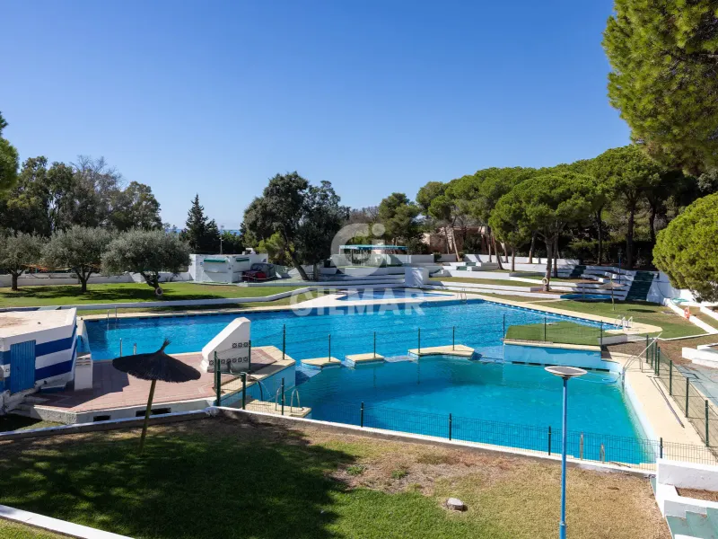 Chalet Adosado en Estepona - Málaga