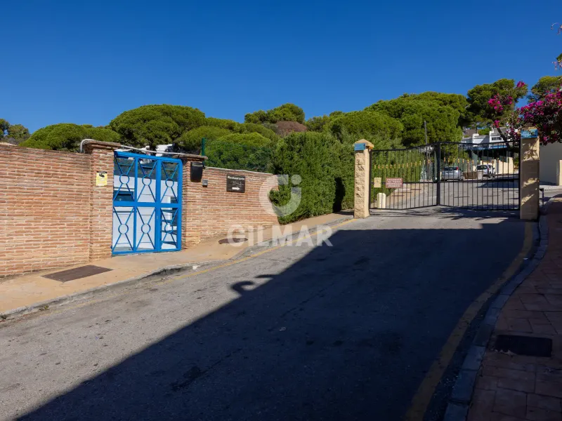 Chalet Adosado en Estepona - Málaga