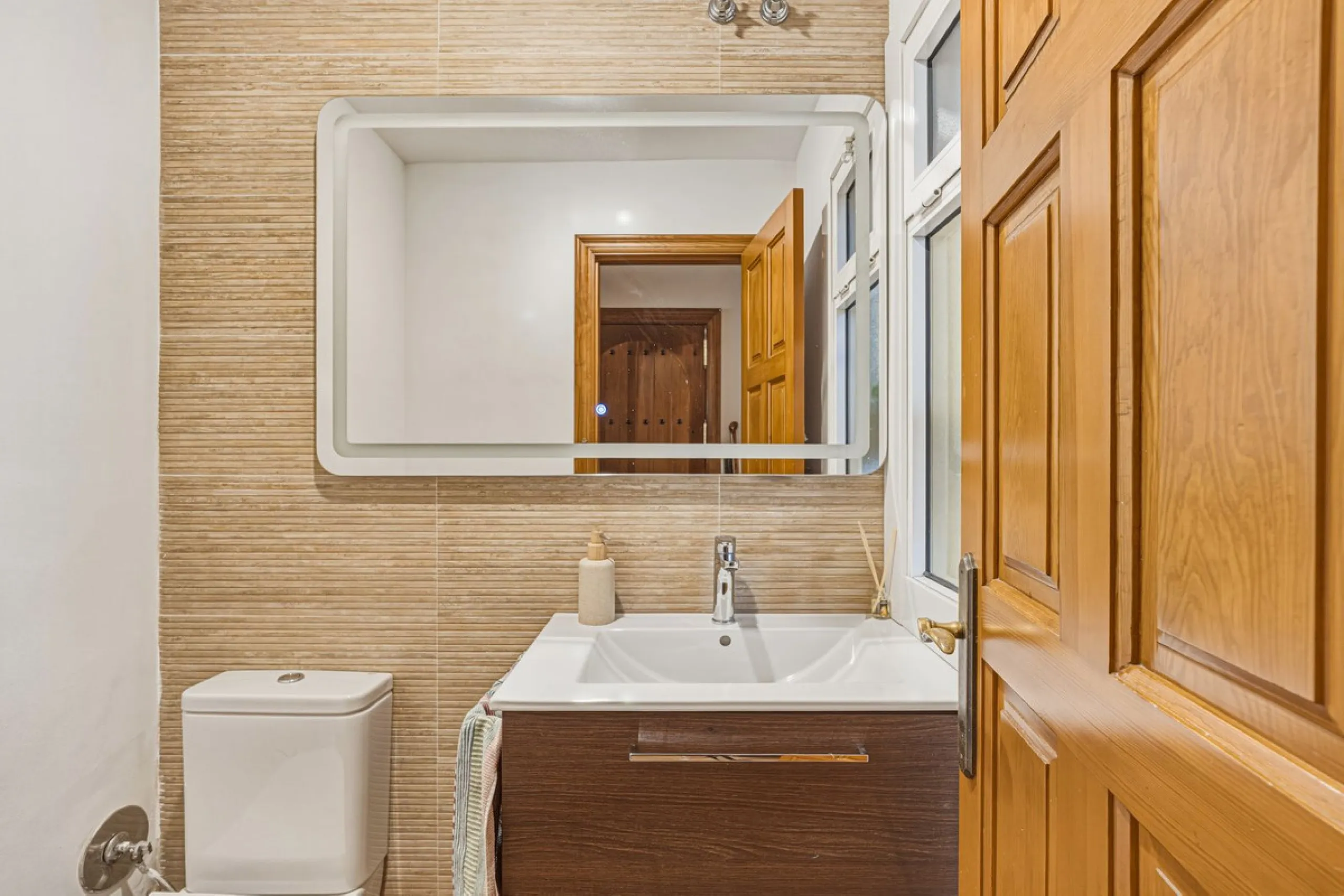 Well Presented Corner Townhouse in Las Lagunas de Mijas