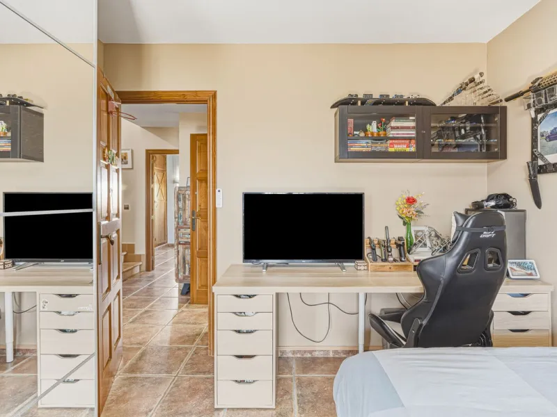 Well Presented Corner Townhouse in Las Lagunas de Mijas